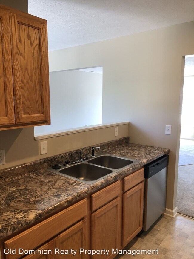 Building Photo - 3 br, 2.5 bath House - 437 Leslie Court