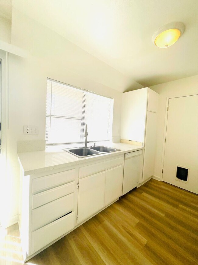 Building Photo - Todd Ranch Condo Welcome to the Todd Ranch Condo, 3-bedroom, 2-bathroom home located in the vibra...