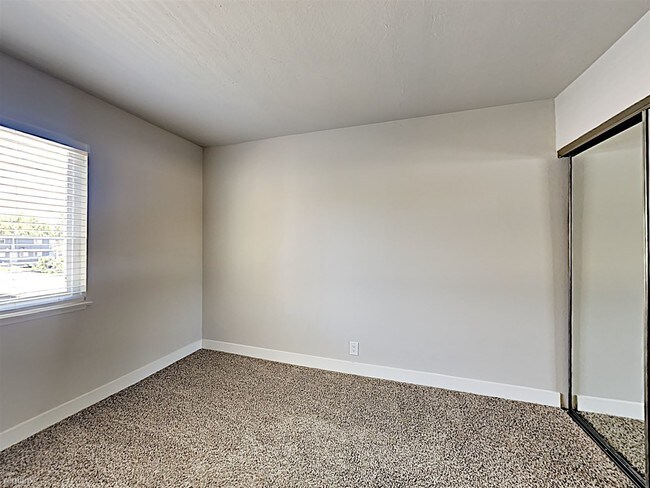 Foto del edificio - 670 S 8th St