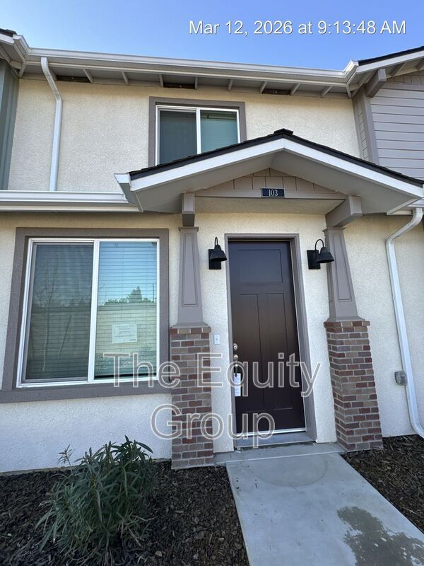 Building Photo - 405 S Summit St