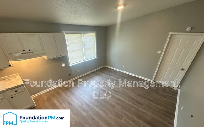 Building Photo - 5091 Cottonwood Rd