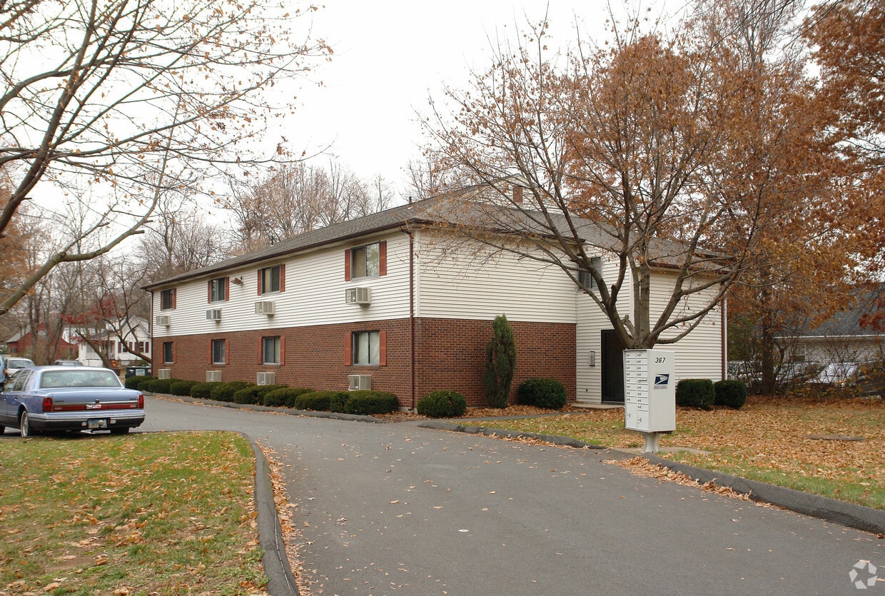 367 East St, Plainville, CT 06062 Apartments in Plainville, CT