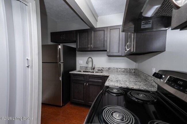 Foto del edificio - 2741 Isaac Pl