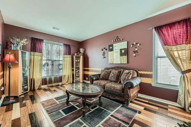 Building Photo - 2331 Flowerdale Ct