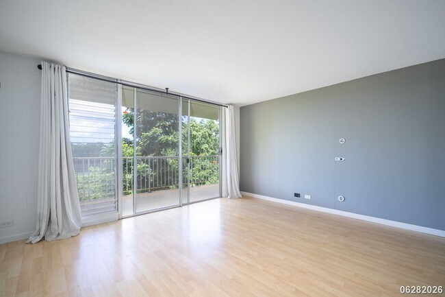 Foto del edificio - $2,250 / 1br - 1 BED 1 BATH CONDO IN KEMO'O BY THE LAKE