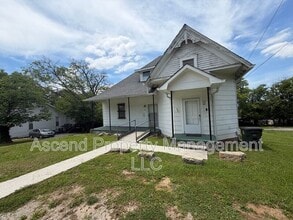 Building Photo - 3503 Dodson Ave