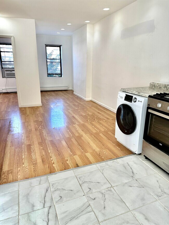 Building Photo - 299 3rd St