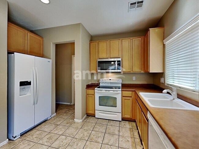 Foto del edificio - 4748 E Redfield Rd