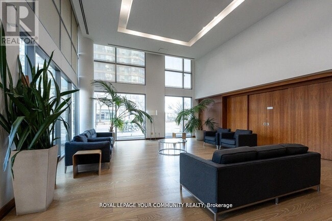 Building Photo - 225-3225 Webb Dr