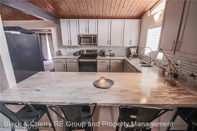 Foto del edificio - 3 br, 2 bath House - 2205 Isabelle Avenue