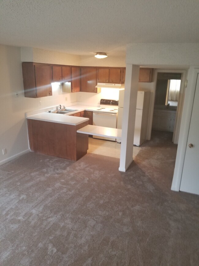 Open Floor Plan - 2526 Sharondale Dr