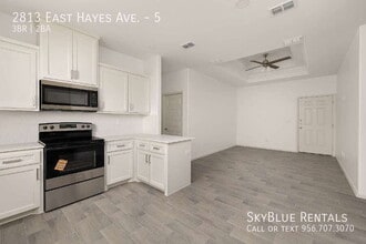 Building Photo - 2813 W Hayes Ave