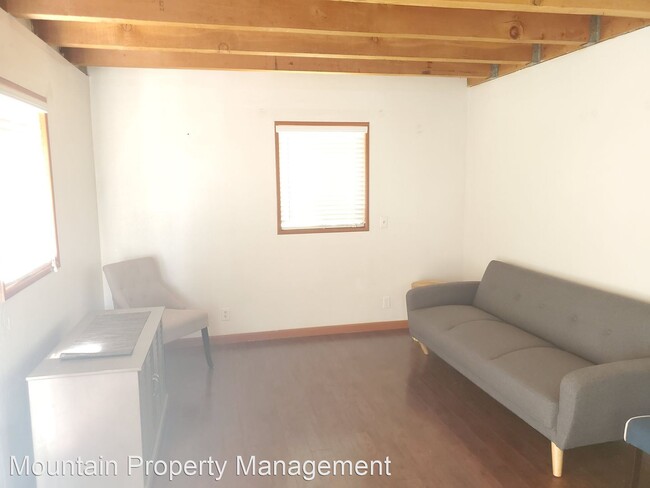 Building Photo - 3 br, 2 bath House - 595 Cedar Ln