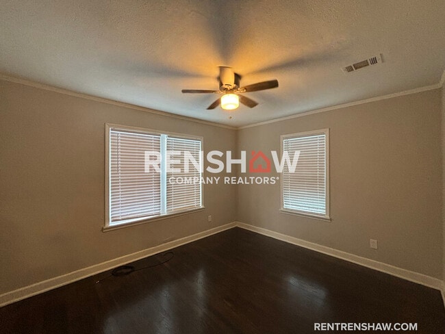 Building Photo - 1870 Vollintine Ave