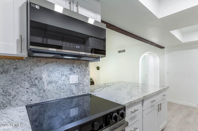 Foto del edificio - 7557 N Dreamy Draw Dr