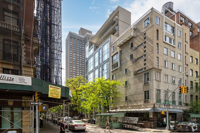 Building Photo - 132 E 30th St
