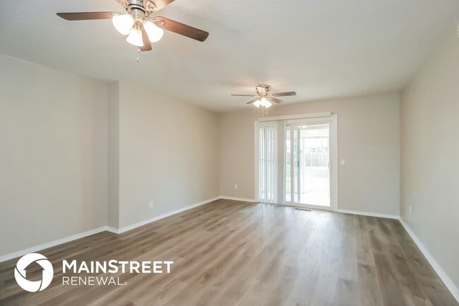 Building Photo - 4207 N Reeder Ave