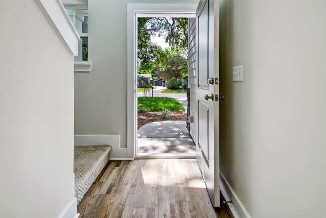 Building Photo - Amelia Island Cottage