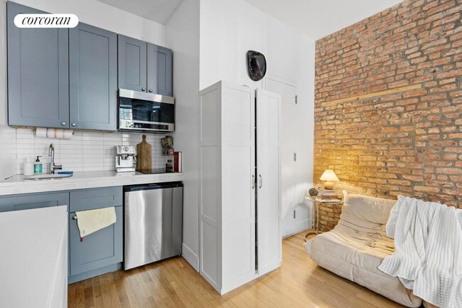 Building Photo - 39 St Pauls Pl