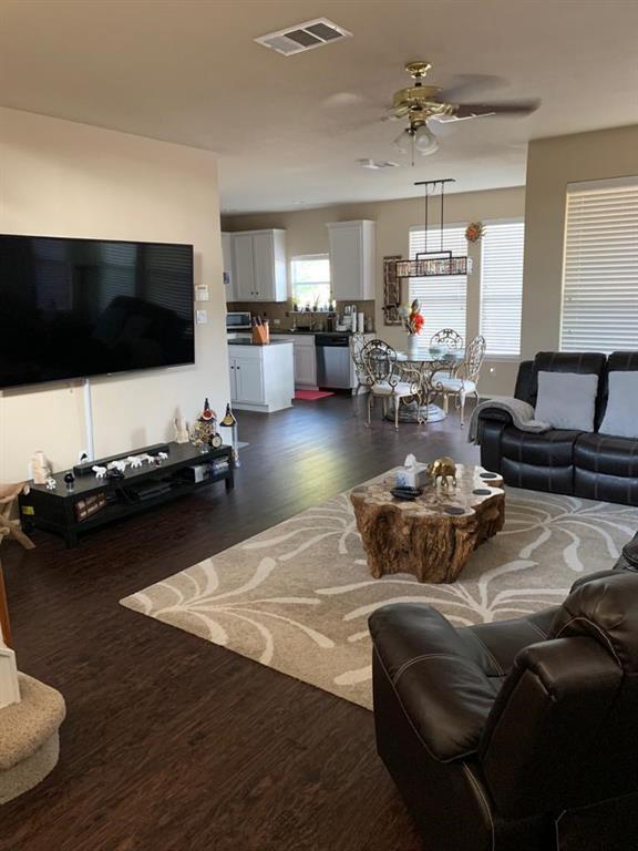 Building Photo - 14221 Willow Tank Dr