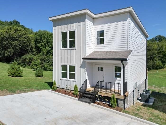 Primary Photo - 1006 Fontaine Dr
