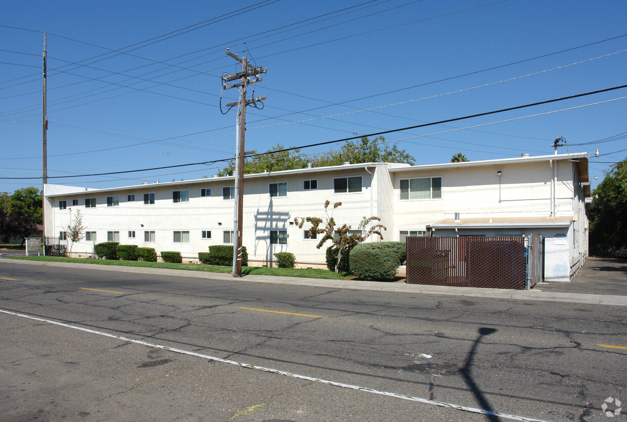 Primary Photo - Capitol City Apartments