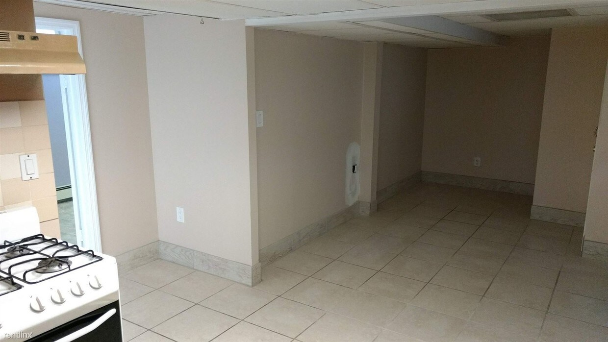 Foto del edificio - 1 br, 1 bath  - 9527 226th St
