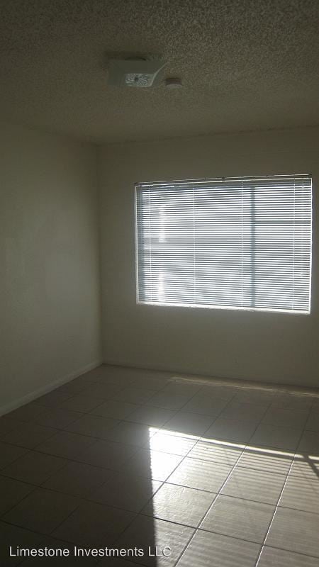 Building Photo - 2117 Sunrise Ave