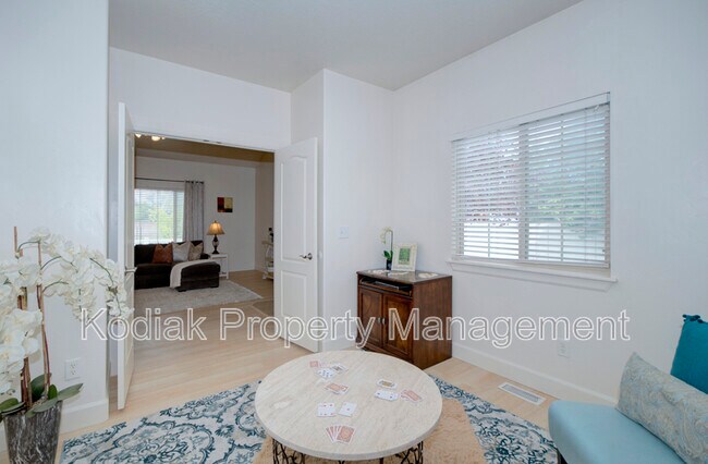 Foto del edificio - 586 E Normandy Loop Lane