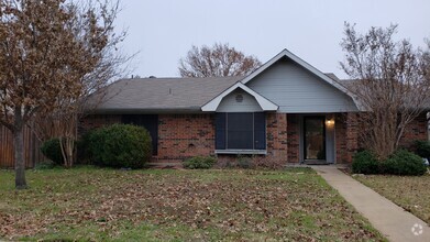 Building Photo - 2912 Guinevere Dr