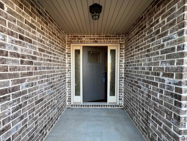 Building Photo - 122 Boundary Dr