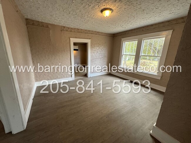 Building Photo - 207 16th Ave S