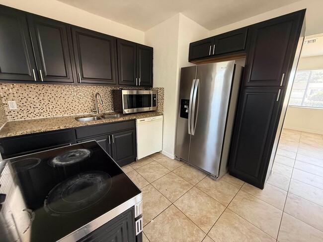 Building Photo - New Rental Listing in Riviera Beach, FL!