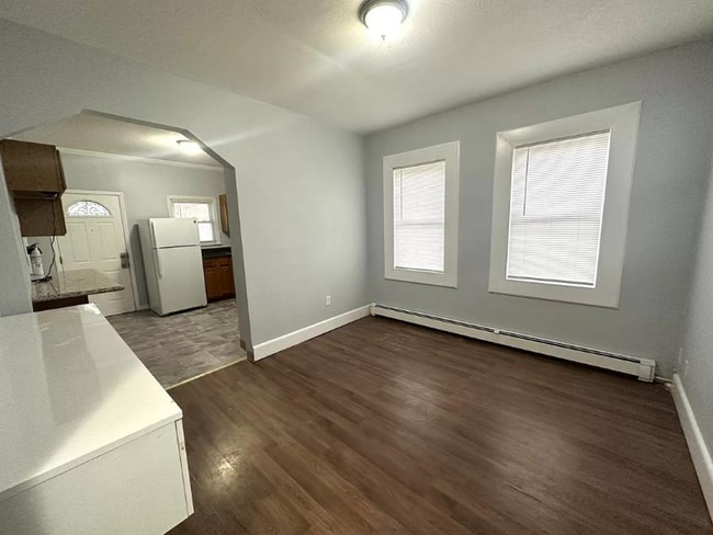 Building Photo - 453 Grove St