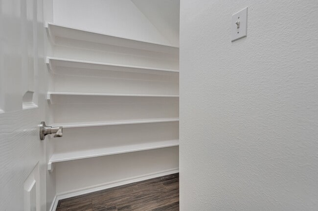 Foto del edificio - 209 Summerhaze Cir