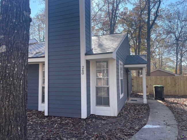 Foto del edificio - 260 Somerset Dr