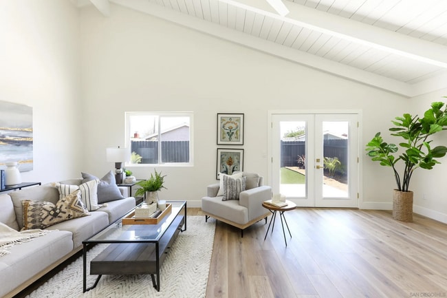 Family room with fireplace - 10967 Salinas Way
