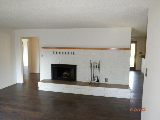 Building Photo - Spacious Cozy Home for Rent