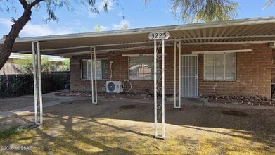 Building Photo - 3225 E Patricia St