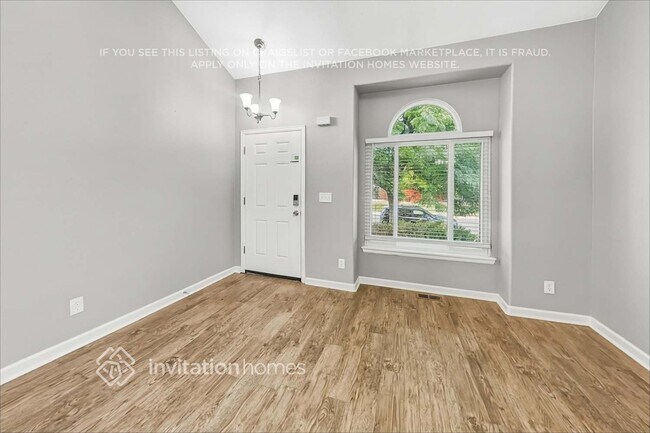 Building Photo - 2248 S Espana St
