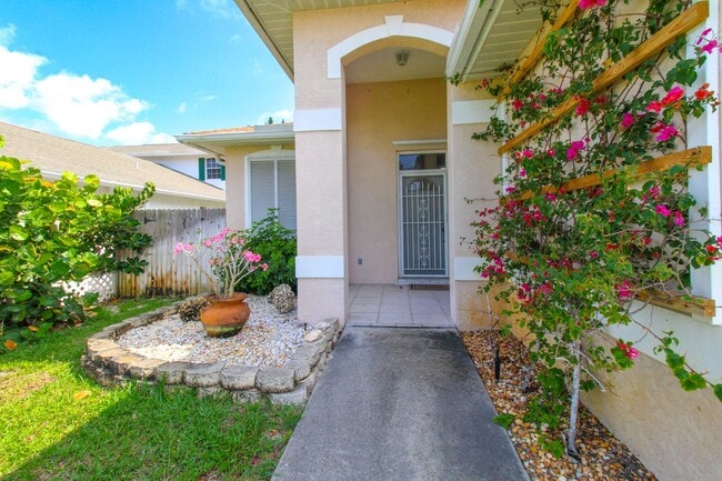 Building Photo - ** FULLY FURNISHED NAPLES PARK 3/2 POOL HOME ** OFF-SEASONAL AVAILABLE MAY 6-OCTOBER 31 EACH YEAR...