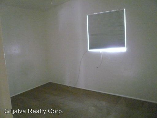 Building Photo - 1416 E Lee St