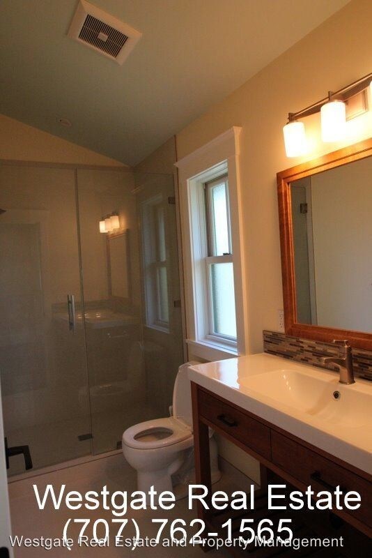 Building Photo - 3 br, 2.5 bath House - 9564 Main Street