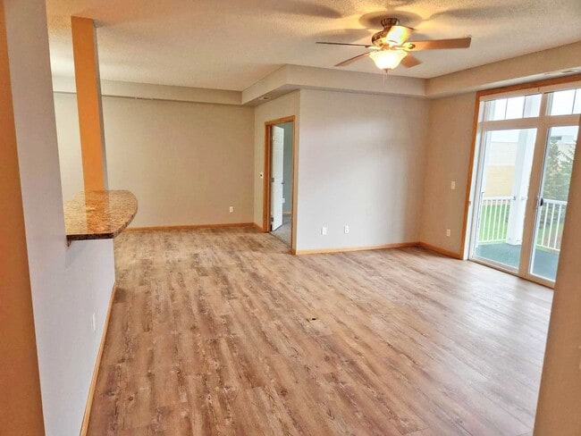 Building Photo - rare Demand village by the bay condo for l...