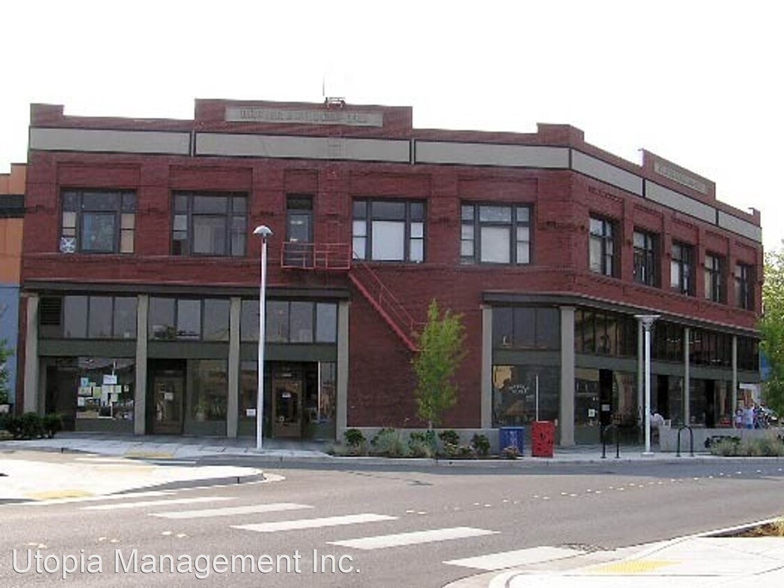 Primary Photo - 1304 Bay St