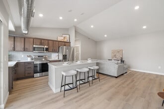 Building Photo - Independence Townhomes