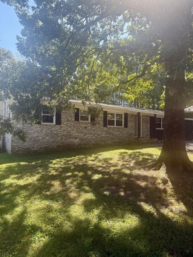 Foto del edificio - 2806 Hurricane Lake Rd