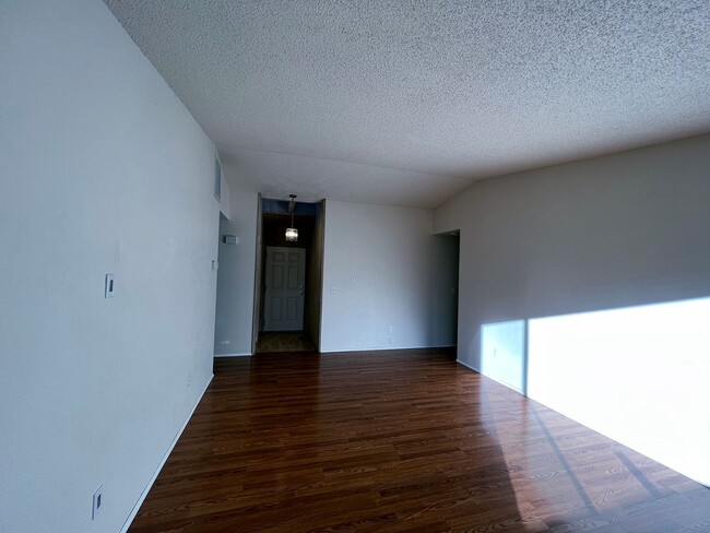 Building Photo - Charming 3 Bedroom 2 Bath in Federal Way