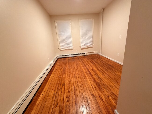 Foto del edificio - 2320A Powell Ave