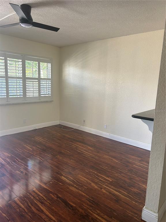 Building Photo - 1231 SE 1st St